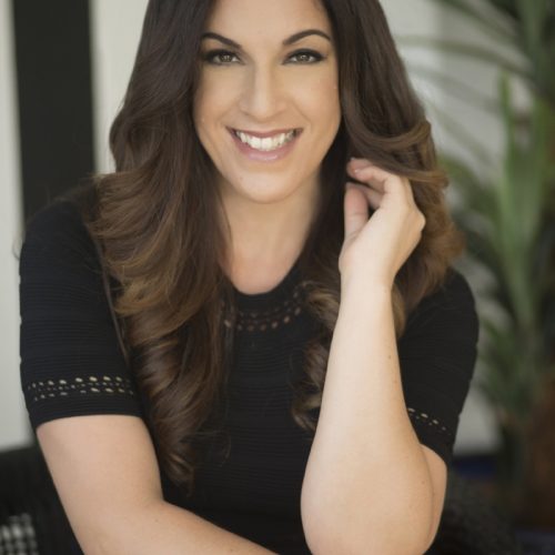 #girlboss Michelle Dempsey shares her story of going from mommy blogger to author, public speaker, and entrepreneur